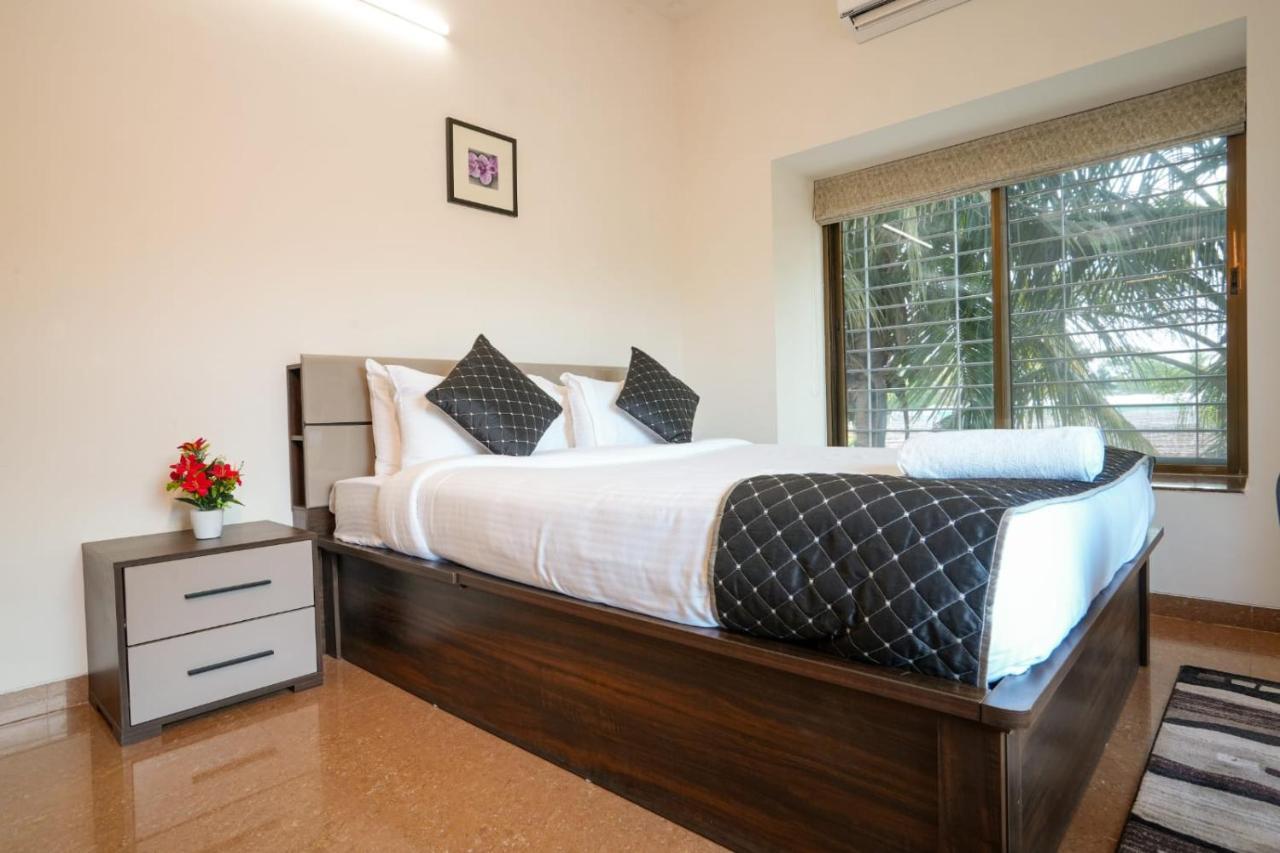 Вилла White Coco House 4Bhk Насик Экстерьер фото