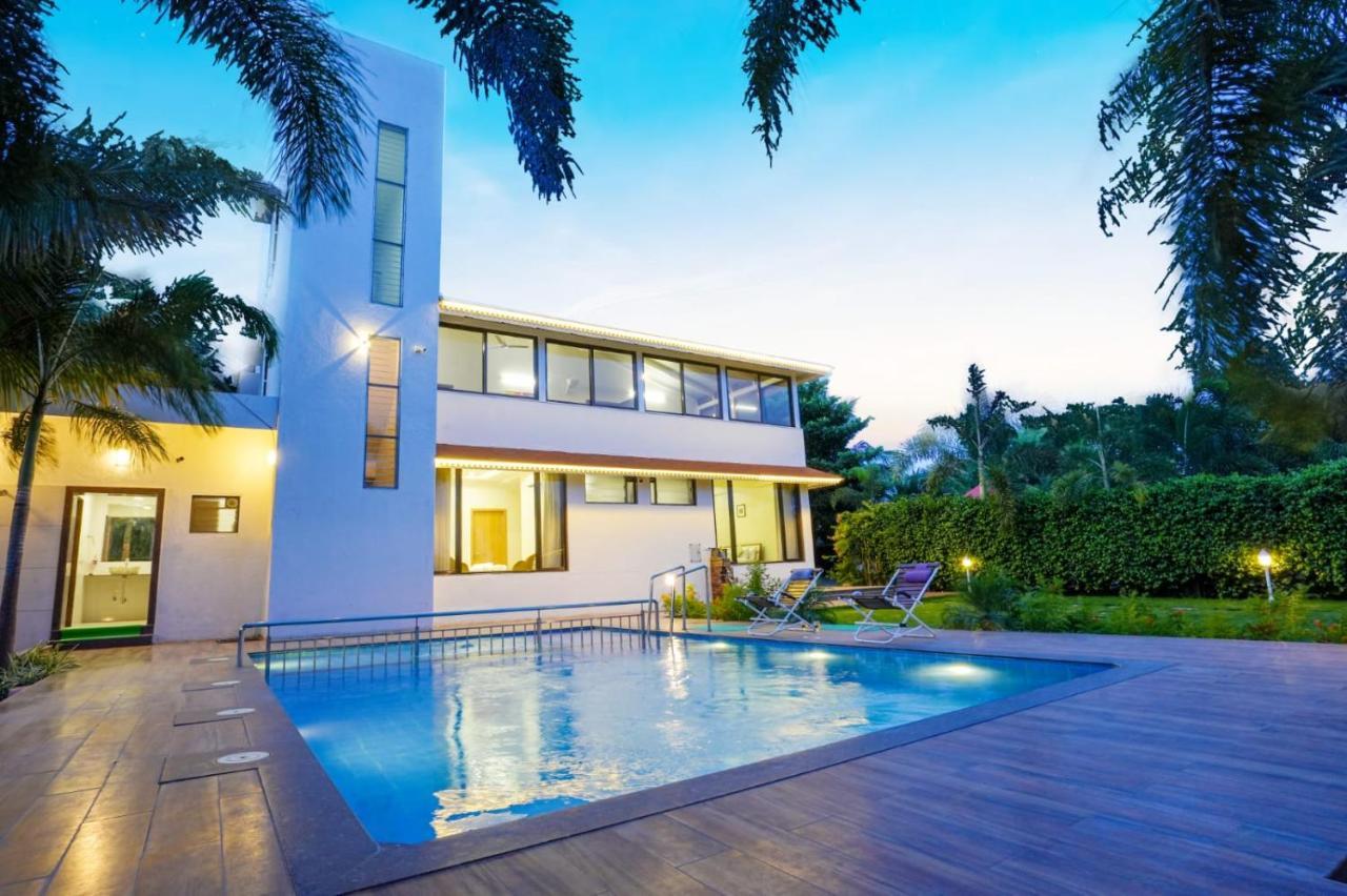 Вилла White Coco House 4Bhk Насик Экстерьер фото